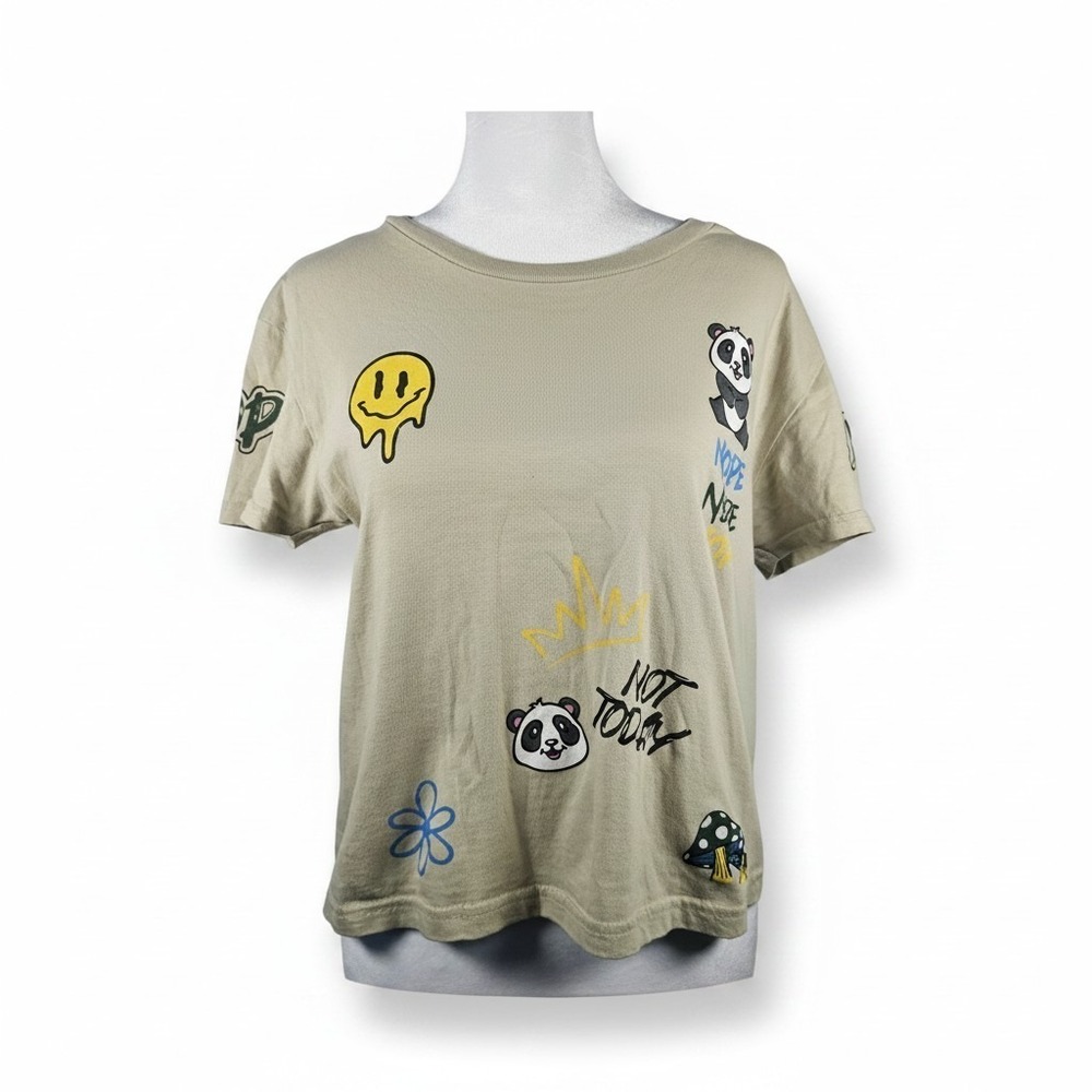 On Fire Graphic Panda Flowers Short Sleeve Tee Womens Size Large Casual - Picture 3 of 10